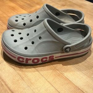 CROCS clogs grey red white Men’s size 7 Women’s size 9
